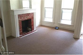 Primary listing photos for listing ID 403258