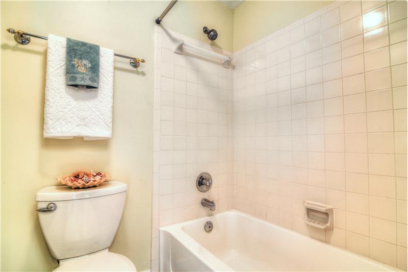 Upper bath with separate bathing area