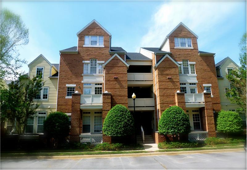 Beautiful exterior located in a quiet cup-de-sac