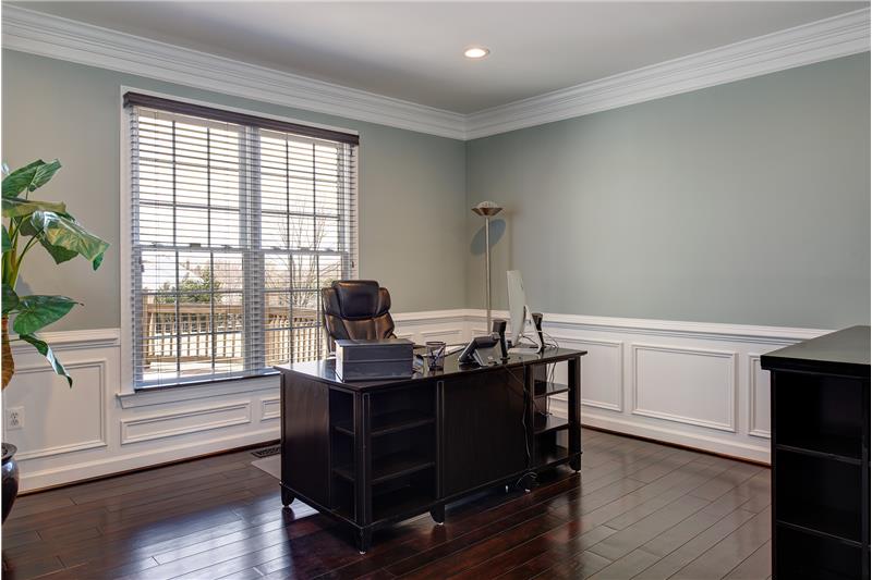 Main level office for your short commute!
