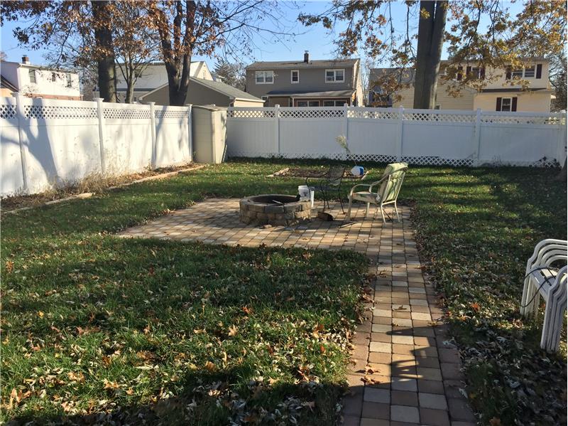 LARGE BACK YARD WITH FIRE PIT