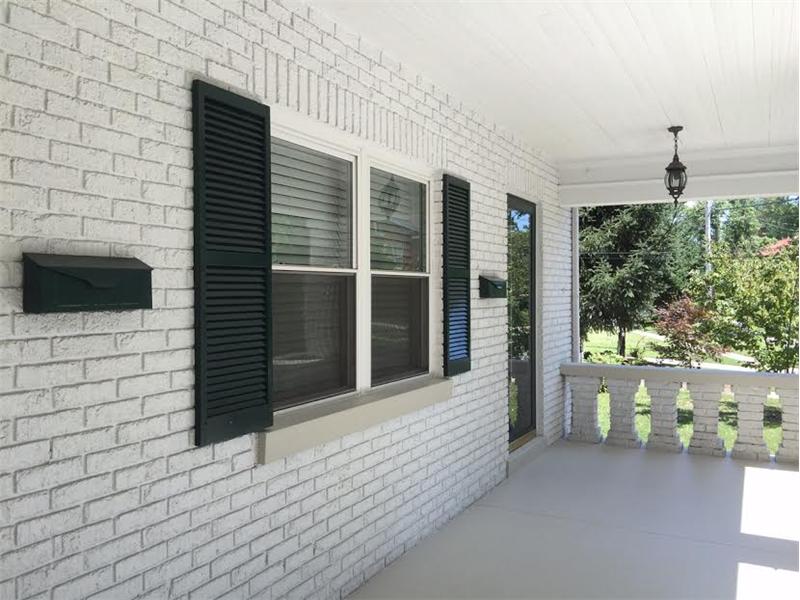 Front Porch (1125 - Right Side Entry)