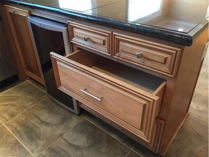 Wine Cooler & Pull Out Drawers