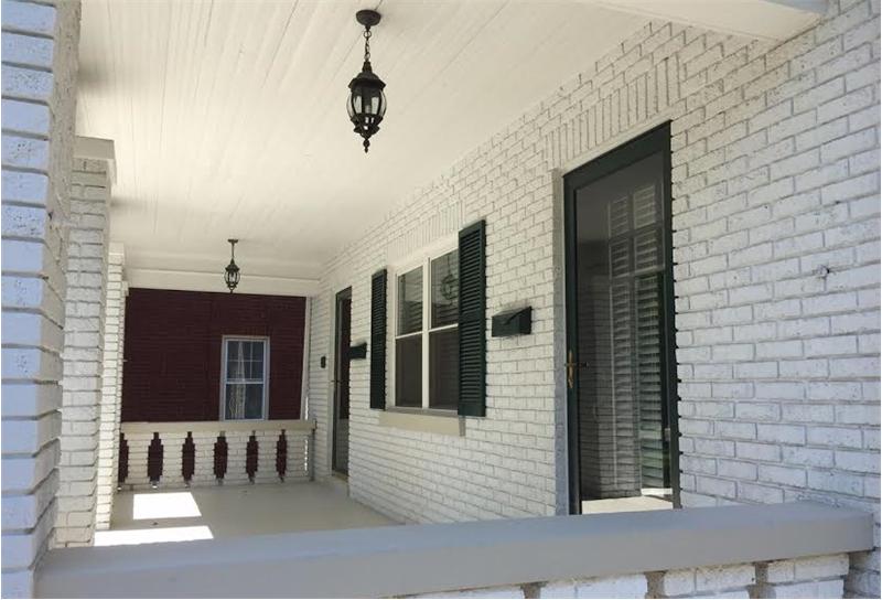 1123-1125 Fontaine (Front Porch)
