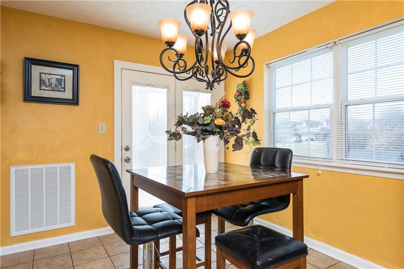 Eat-In Kitchen / Dining