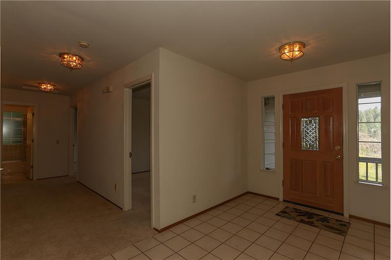 Over Sized Tile Entry and 4 foot Hallways