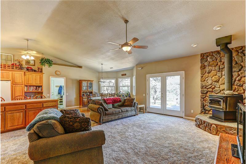 19890 Perimeter Road, Grass Valley, CA 95949