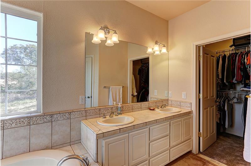 19890 Perimeter Road, Grass Valley, CA 95949