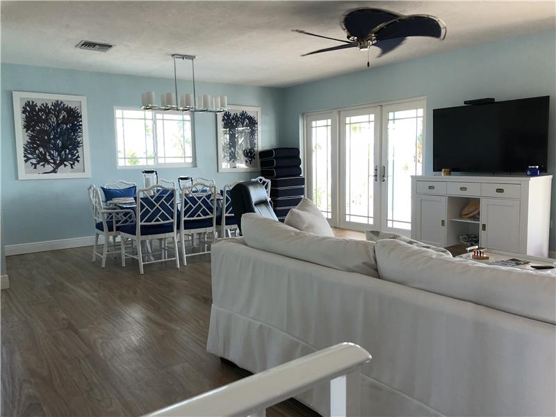Living room & Dining area