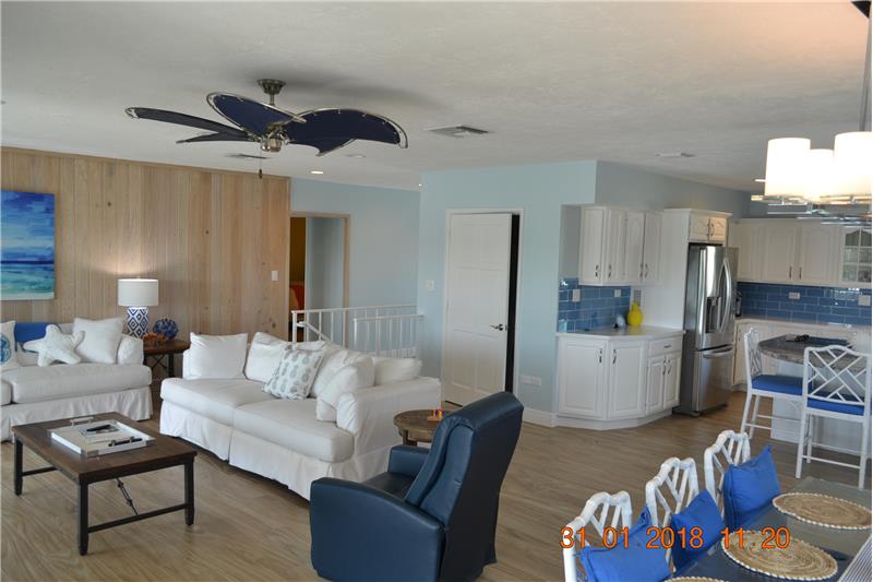 Living room & Dining area