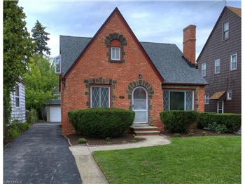 Primary listing photos for listing ID 423885