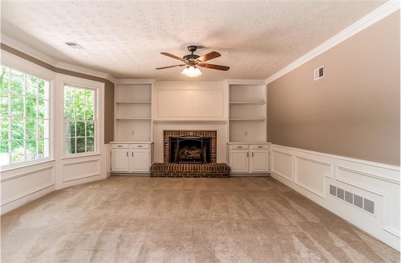 Living room with fireplace 