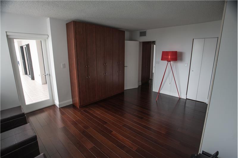 2nd Master suite with balcony access