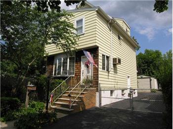 Primary listing photos for listing ID 404275