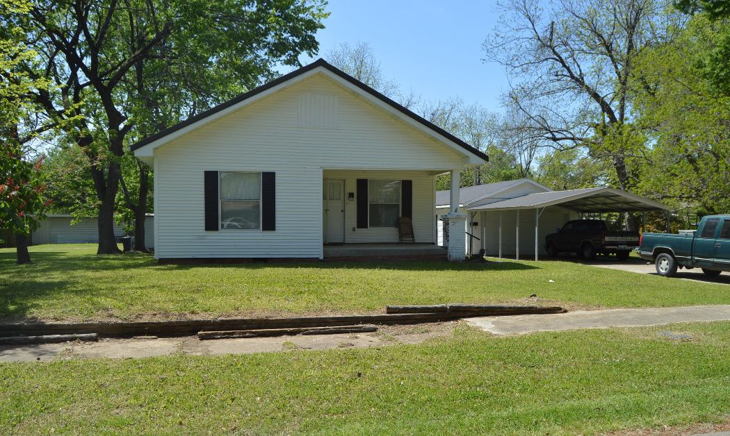 615 SE AVE G, Idabel, OK 74745 MLS K9513 By Kiamichi Realty (Listed