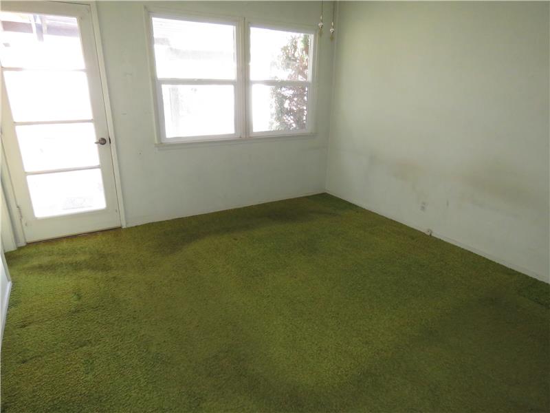 Bedroom with Direct Access