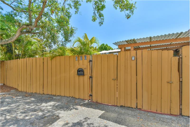500 SW 12 St 1-2
