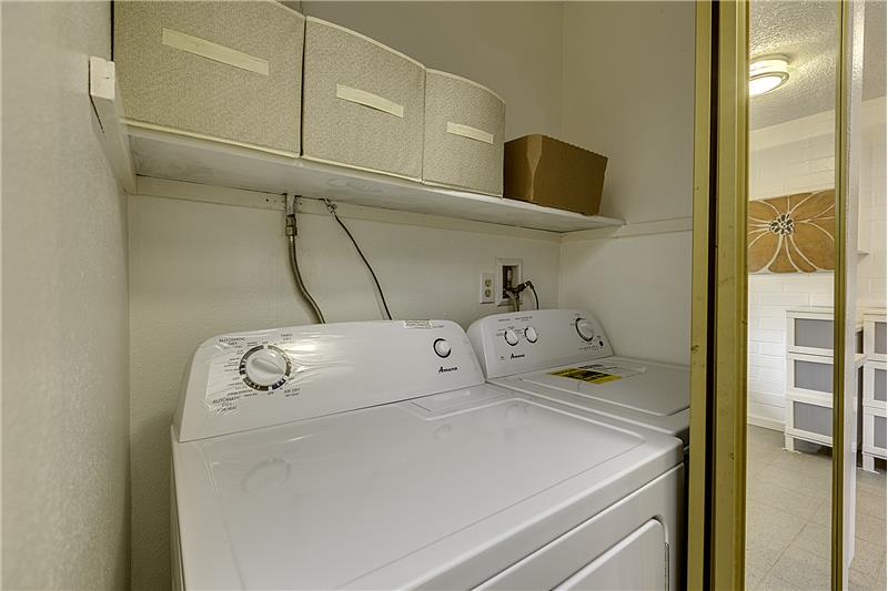 New Full Sized Washer and Dryer. Dryer is Gas.