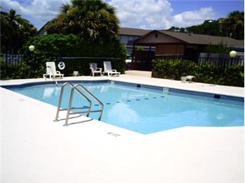 Primary listing photos for listing ID 446109