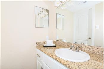 Primary listing photos for listing ID 458889