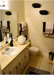 Primary listing photos for listing ID 458972