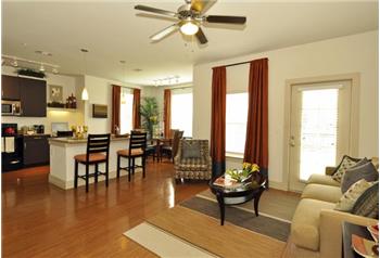 Primary listing photos for listing ID 459692