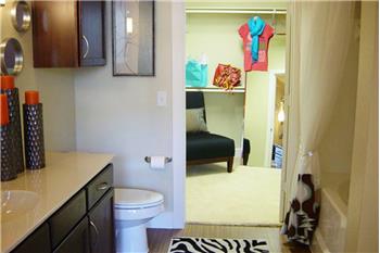 Primary listing photos for listing ID 460078