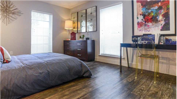 Primary listing photos for listing ID 461361