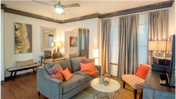 Primary listing photos for listing ID 461983