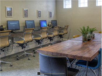 Primary listing photos for listing ID 464359