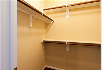 Primary listing photos for listing ID 473680