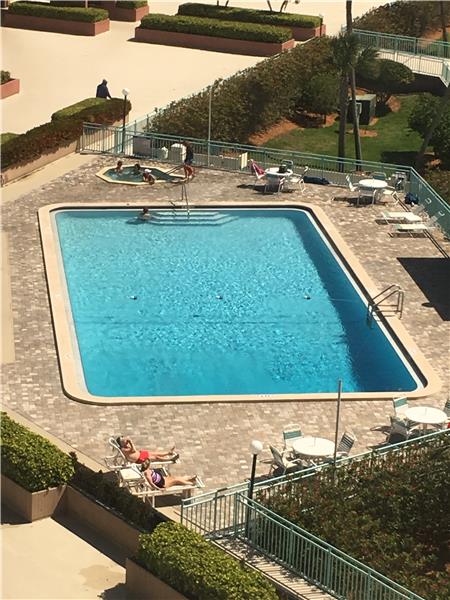 POOL - Geo-Thermically Heated (and cooled) 