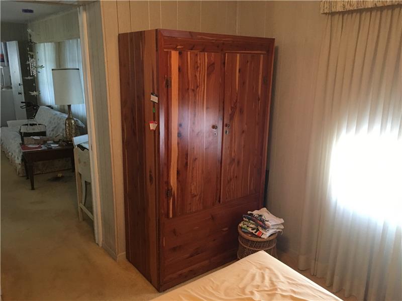 Armoire makes the 
