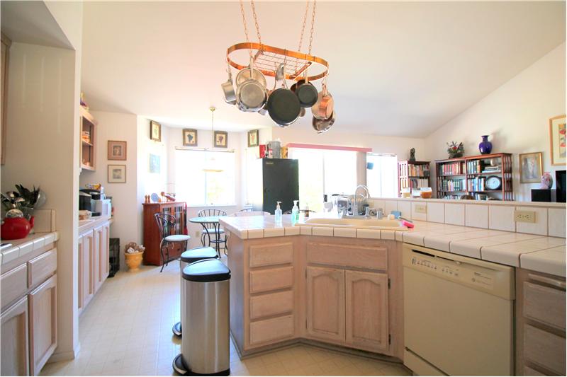 Sunny and Bright Informal Dining Area