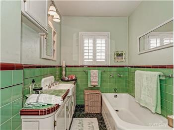 Primary listing photos for listing ID 490371