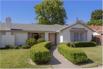 Primary listing photos for listing ID 399736