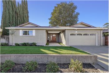 Primary listing photos for listing ID 420009