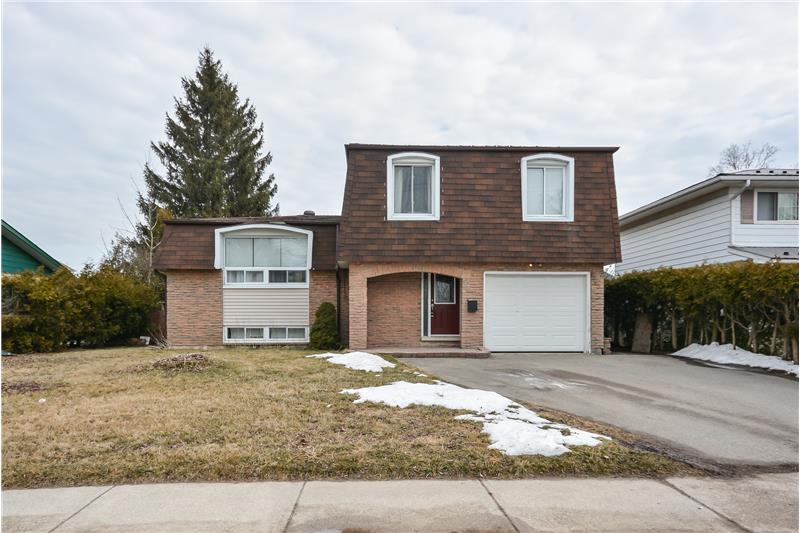 79 Churchill Rd S, Acton, ON