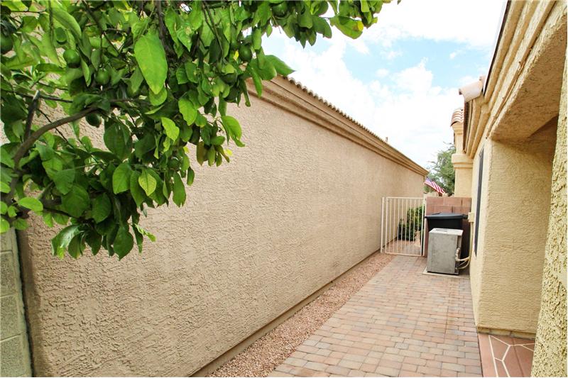 East Side w/Pavers