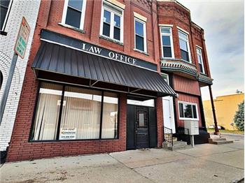 Large office space available in Webster City $450