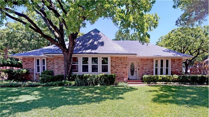 Gorgeous single story home in Arlington