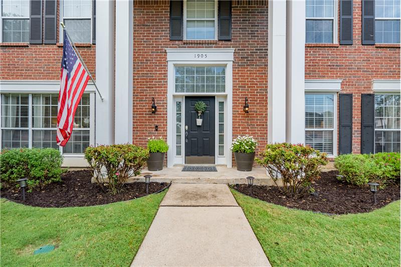 Welcoming curb appeal