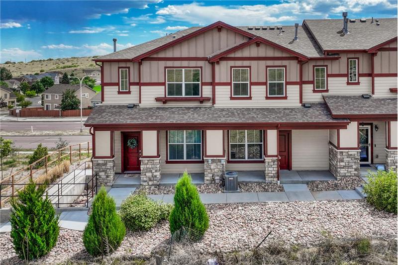 Attractive 2 Bedroom, 2 Bathroom, End Unit Townhome in the Stetson Ridge Townhome Community.