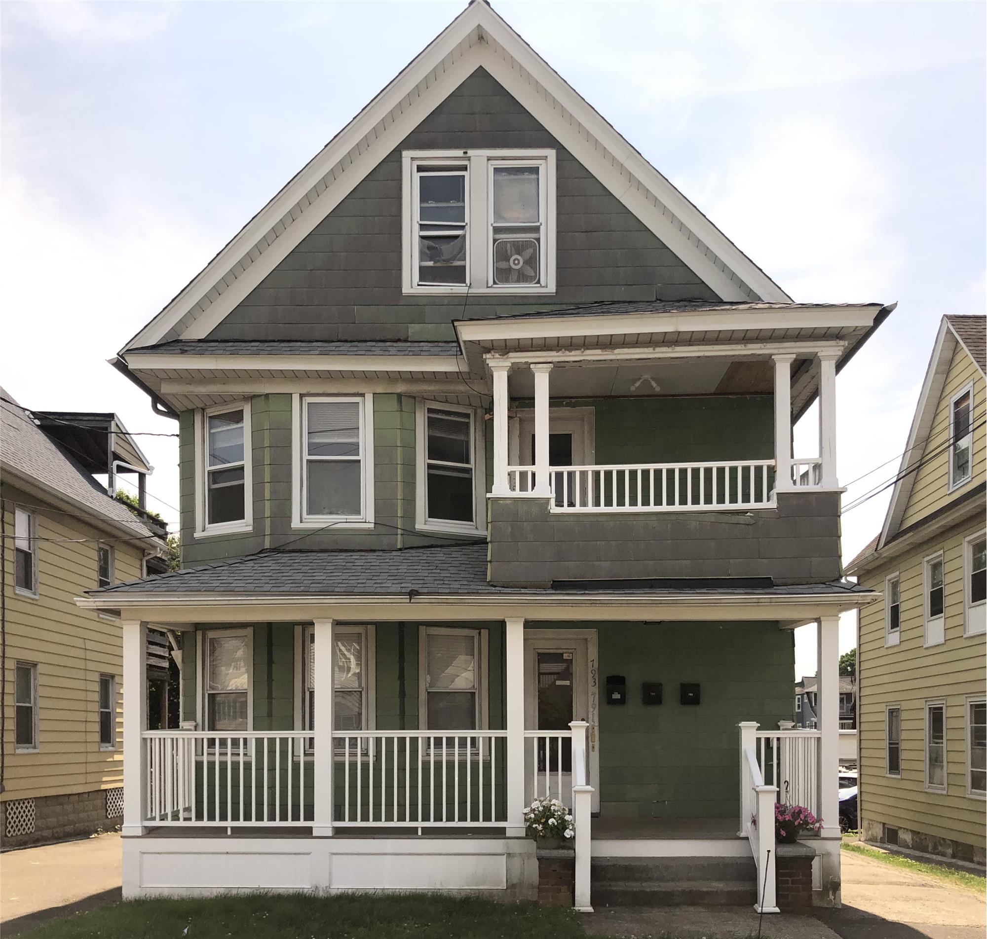 793 Brewster Street 2nd Floor, Bridgeport, CT 06605 MLS 170304350 By