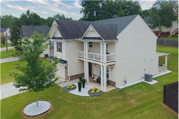2 Story 4 bedroom / 2.5 bath 2,460 sq ft on cul-de-sac