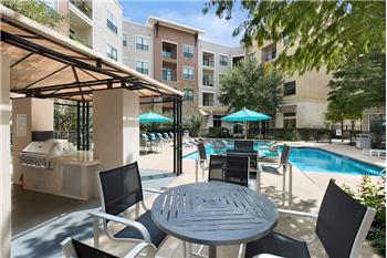 Primary listing photos for listing ID 644247