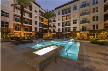 Primary listing photos for listing ID 644281