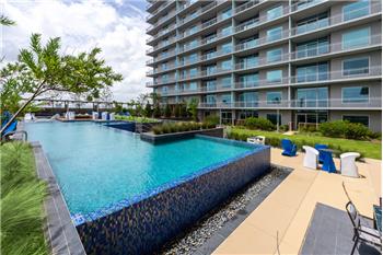 Primary listing photos for listing ID 644308