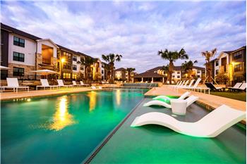 Primary listing photos for listing ID 645873