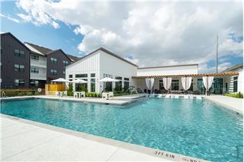 Primary listing photos for listing ID 645899